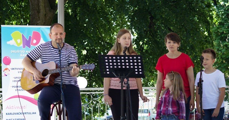 Obiteljski koncert u Paviljonu za kraj Vrtuljka