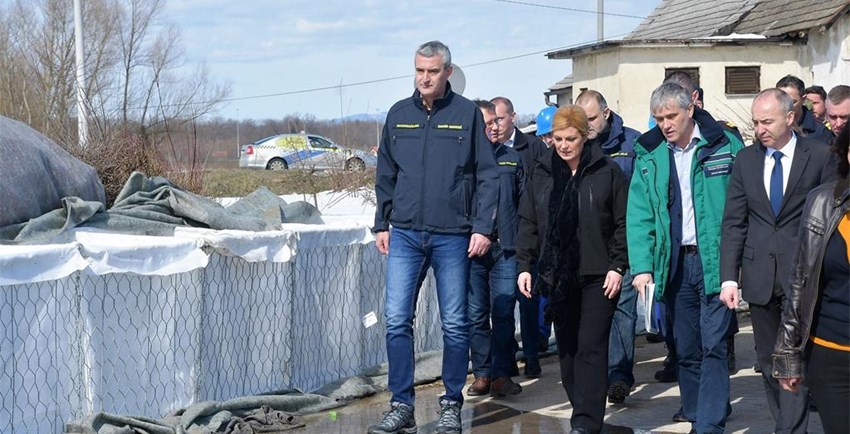 Predsjednica RH i ministri u obilasku poplavom potencijalno ugroženih karlovačkih područja