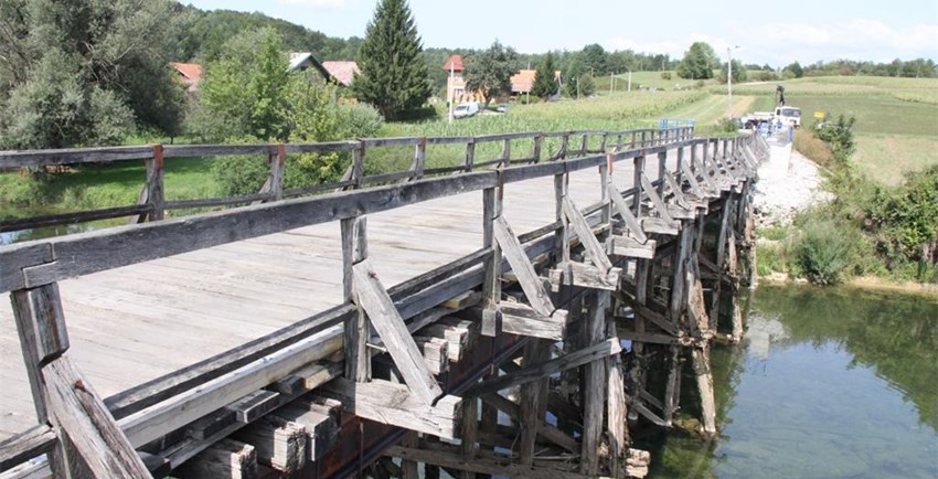 Gradi se novi most Tomašnica - Zadobarje